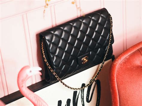 chanel clutch with chain 2020